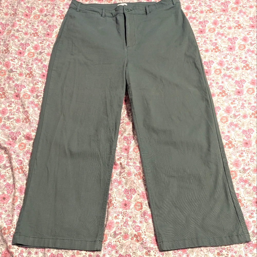 Old Navy high waist wide leg cropped pants size 16
